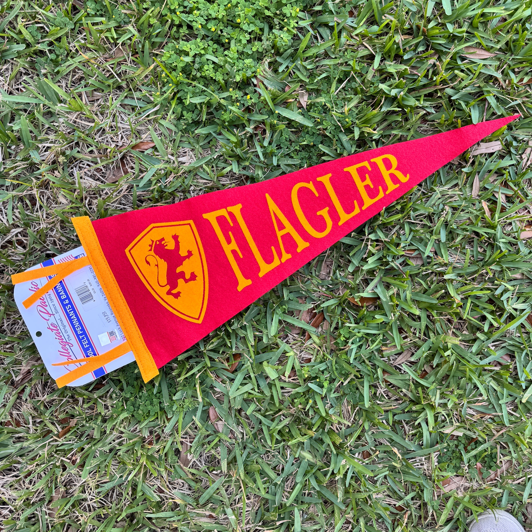 Large Crimson Flagler Pennant